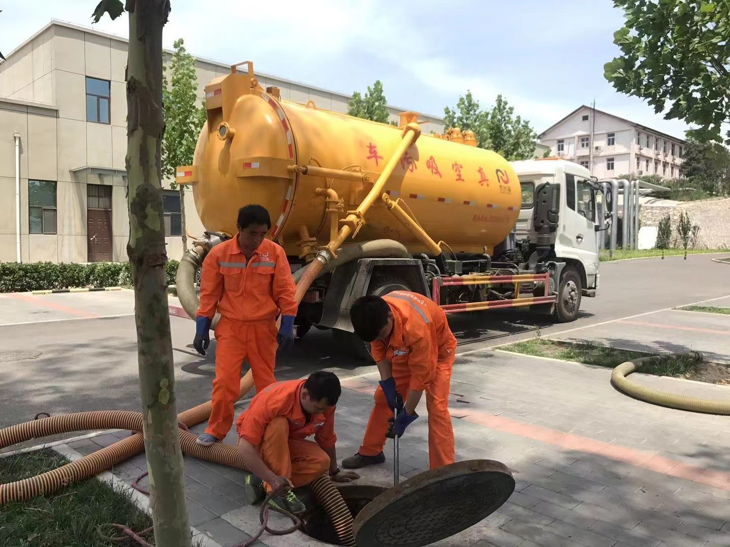 澄城化粪池清理与5-8吨吸粪车施工效率分析